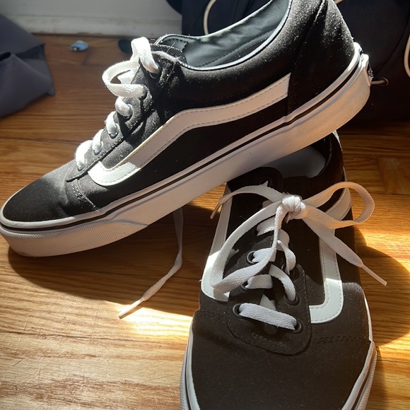 Vans - Picture 2 of 4